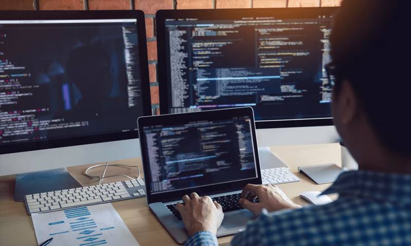 数据科学选型:R与Python如何赋能双辽市网站建设?